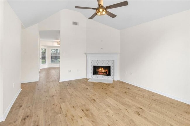 Photo - 1366 Valmont St