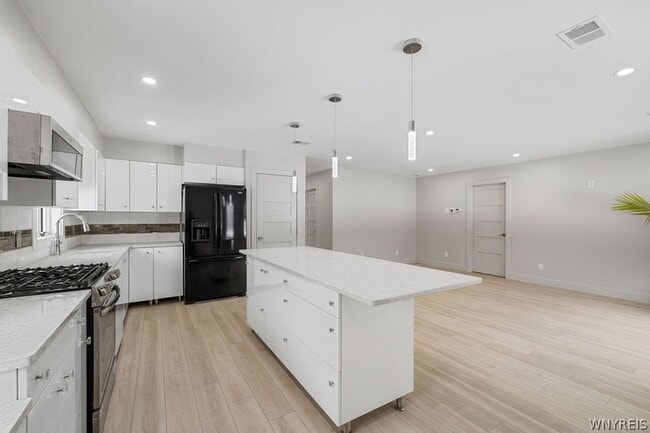 Photo - 855 Madison Ave