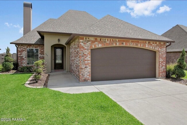 Building Photo - 204 Crenshaw Dr