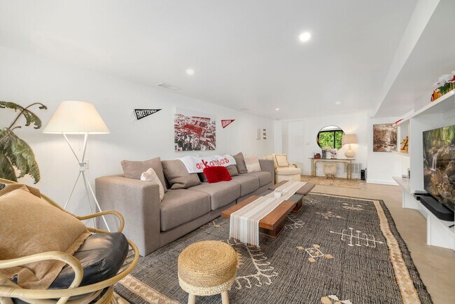 Photo - 1156 E Lakefront Dr Unit ID1221921P