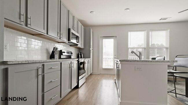 Photo - 5209 Craftsman Dr Unit 100-417