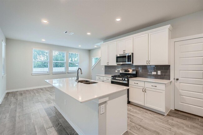 Photo - 105 Appleberry Ln