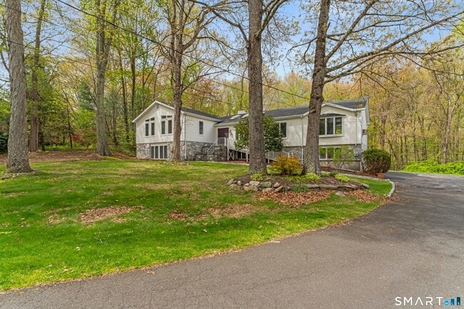 Building Photo - 89 Cranbury Dr