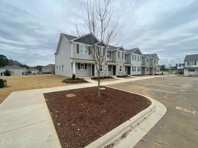 Photo - 1011 Peony Ln