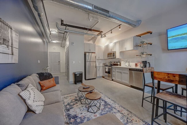 Photo - 1009 W Juneau Ave Unit ID1263020P