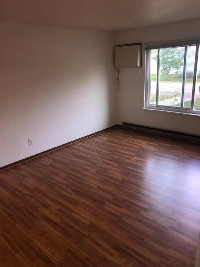 Living room - Park Meadow Apartments