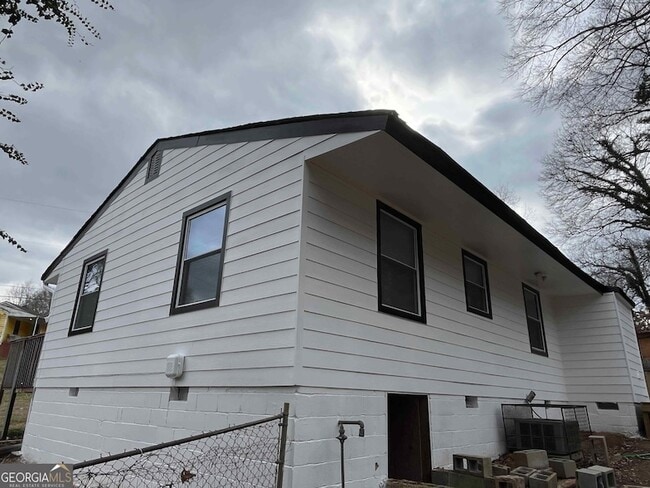 Photo - 1734 Cahoon St SW