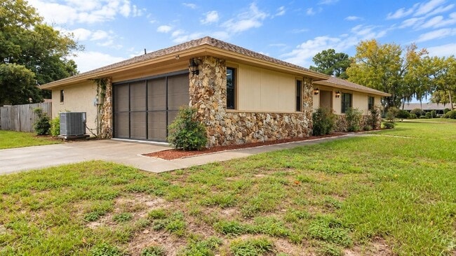 Photo - 35025 Raintree Dr