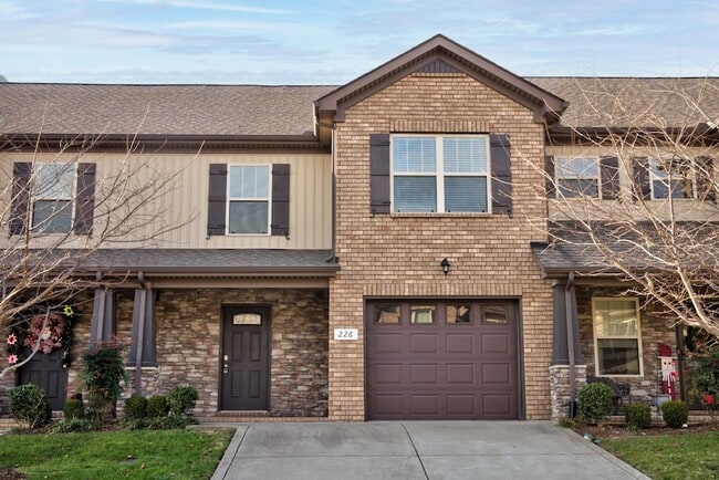 Photo - 226 Saxony Way