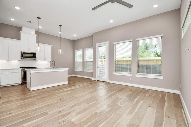 Photo - 306 Chobani Ln