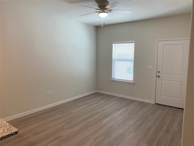 Photo - 2309 N Hickory St