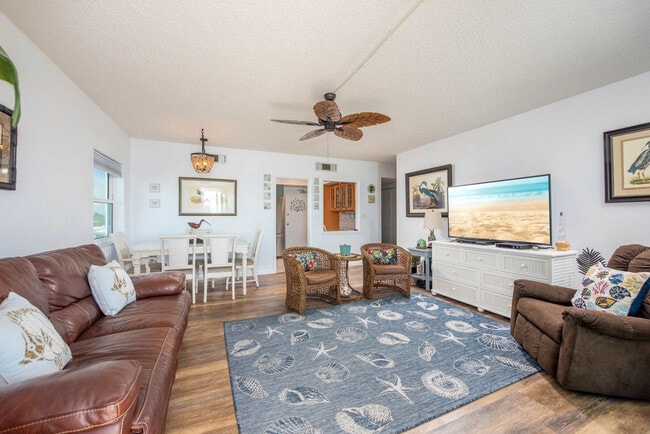 Photo - 205 Jimmy Buffett Mem Hwy Unit FL4-ID1343756P