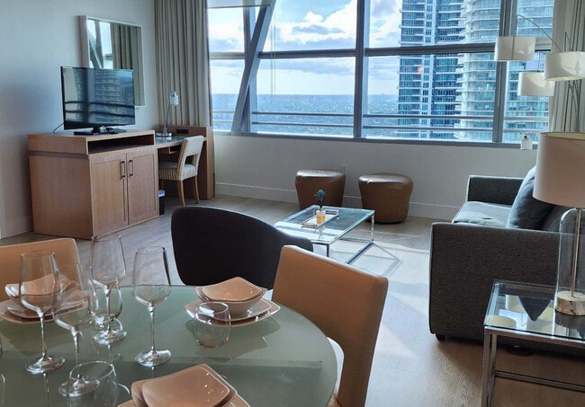 Building Photo - 1395 Brickell Bay Dr Unit ID1328101P