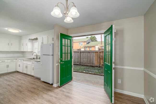 Linville Falls (Townhouse Style) 3BR, 1.5BA - 1,320SF - Dining Room - Sharon West