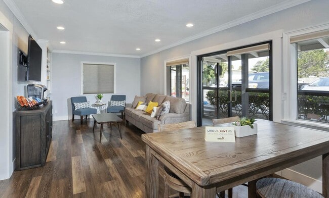 Photo - Cambridge Court