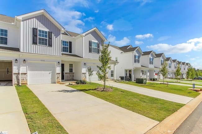 Building Photo - 3040 Willow Rd