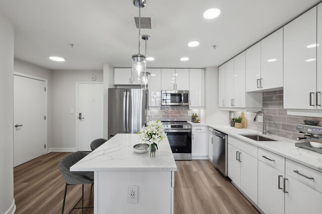 Photo - Senate Square