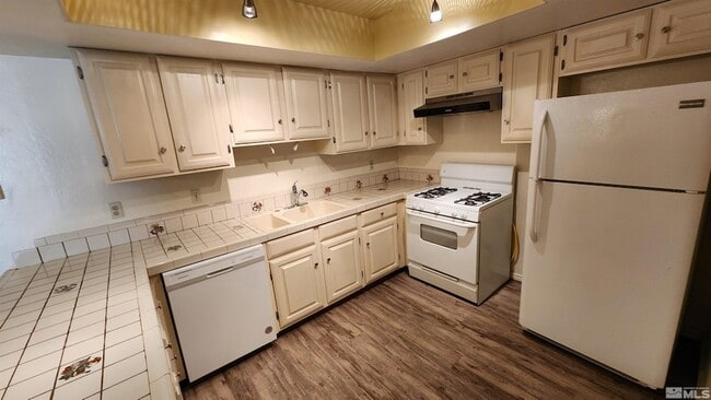 Photo - 2300 Dickerson Rd Unit 16