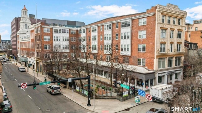 Building Photo - 196 Crown St Unit 209