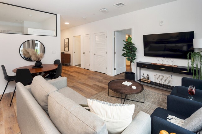 Building Photo - 202 Mill Rd Unit SI FL2-ID1382513P