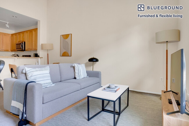 Photo - 853 Commodore Dr Unit FL5-ID988