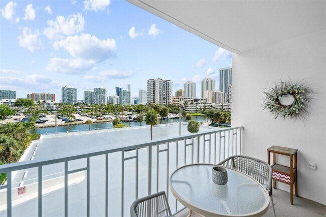 Photo - 500 Bayview Dr Unit 325