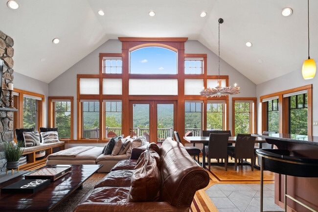 Building Photo - 196 Black Mountain Rd Unit ID1262025P