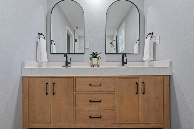 Photo - 5968 Capitol Dr