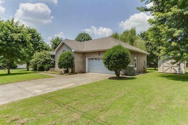 Photo - 566 Autumndale Dr