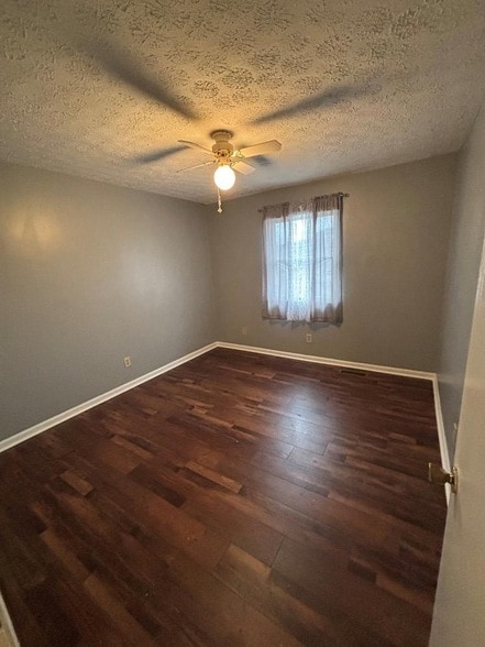 Photo - 709 Chert Ln