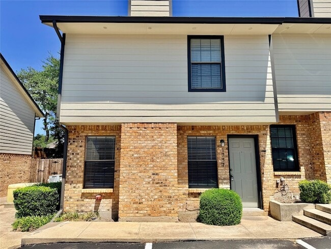 Building Photo - 1251 Dallas Dr