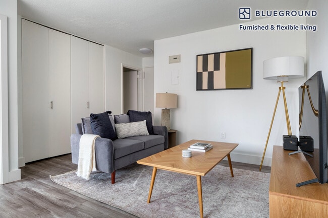 Building Photo - 460 2nd Ave Unit SI FL11-ID1272