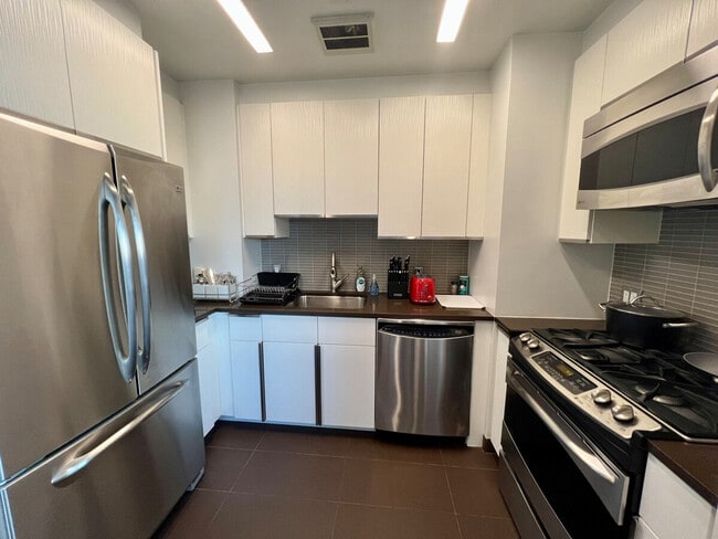 Photo - 1886 Broadway-SI ID1461703P Unit SI ID1461703P
