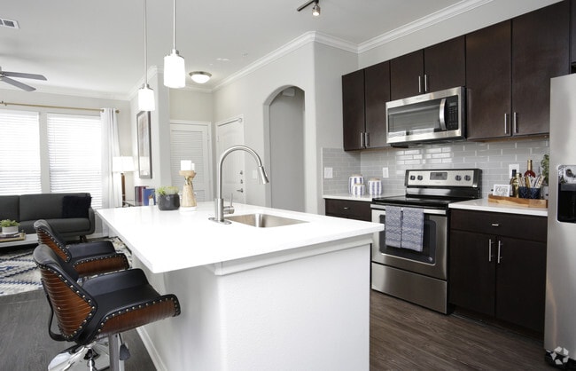 Photo - Yorktown Crossing