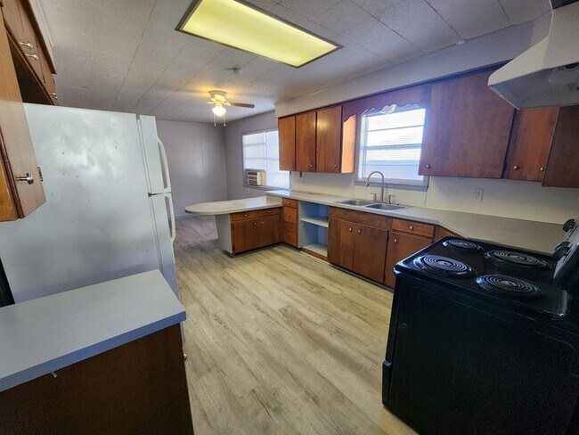 Photo - 318 W Houston St