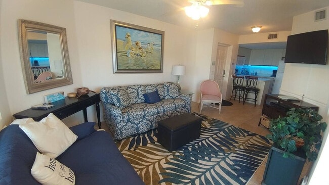 Building Photo - 8600 Ridgewood Ave Unit ID1346824P