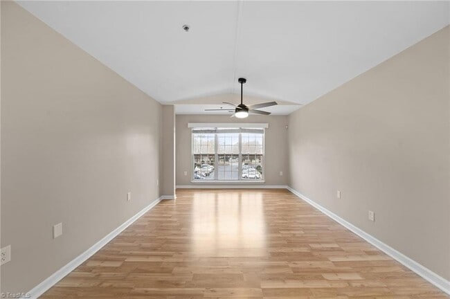 Photo - 3712 Cotswold Ave Unit Y