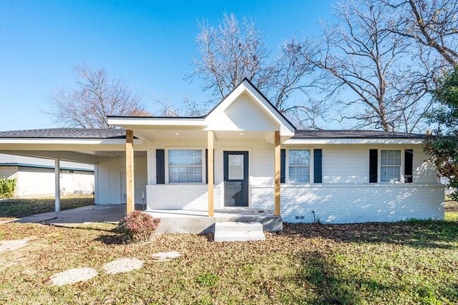 Photo - 208 N Coleman St