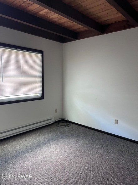 Photo - 2392 Meadow View Dr