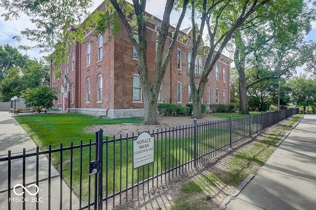 Photo - 714 Buchanan St Unit 18