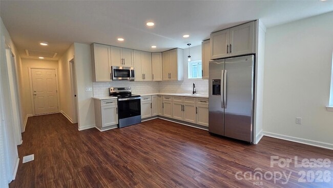 Photo - 151 Swink St SW