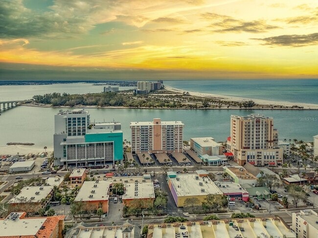 Building Photo - 675 S Gulfview Blvd Unit 1007