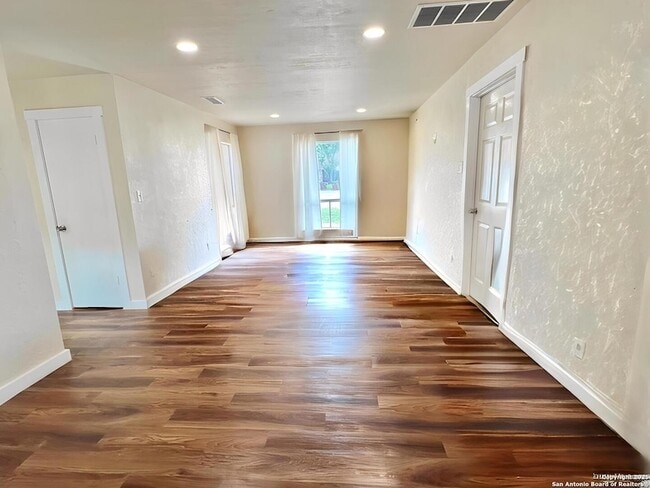 Photo - 6803 Indian Lake Dr