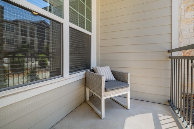 2BR, 2BA - 1070SF - Private Patio - Citadel at Westpointe