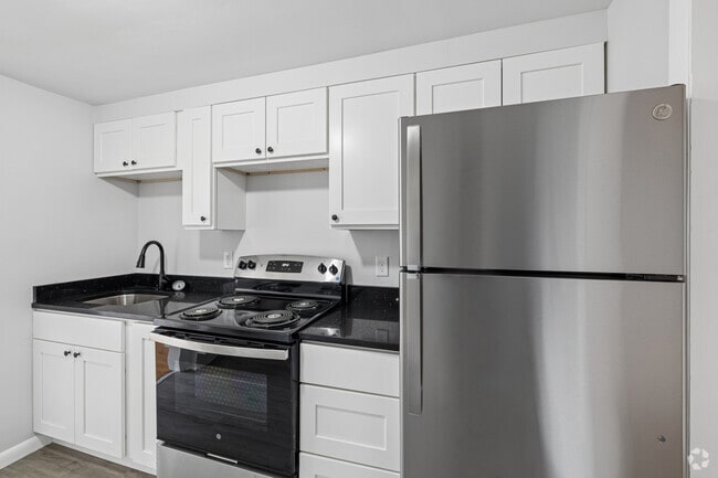 Interior Photo - 187 S Allen St