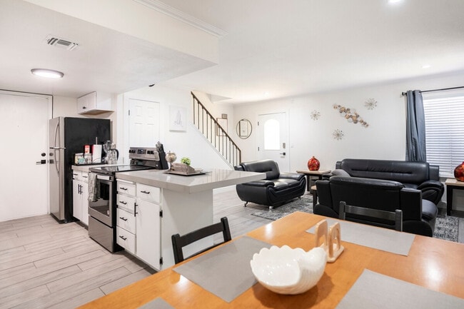 Building Photo - 1417 Elizabeth Ave Unit SI ID1585223P