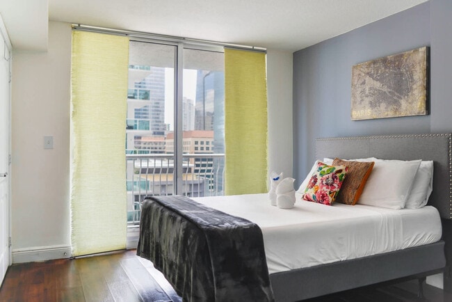 Photo - 1 SE 12th St Unit SI FL17-ID1022180P