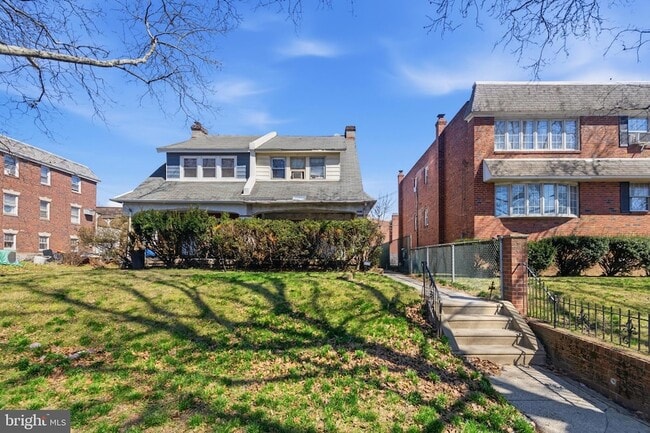 Building Photo - 4123-4100 Tyson Ave