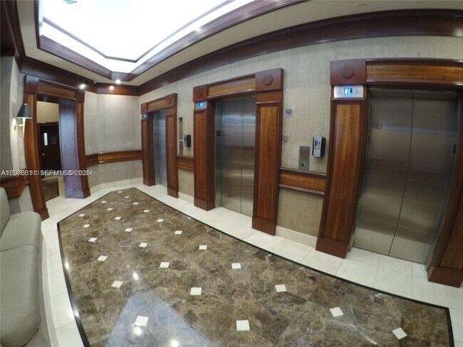 Photo - 20185 E Country Club Dr Unit 1209