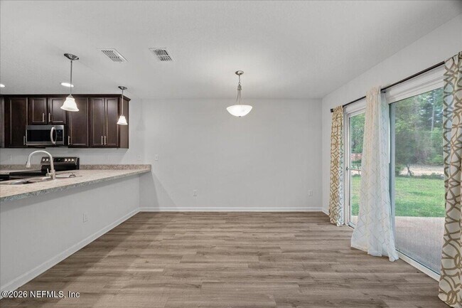 Photo - 13949 Gossett St